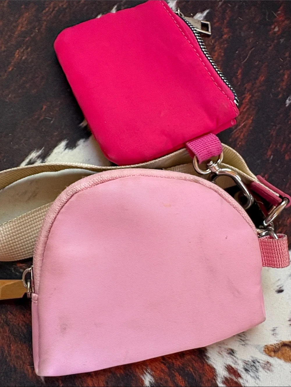 N/A compact wristlet